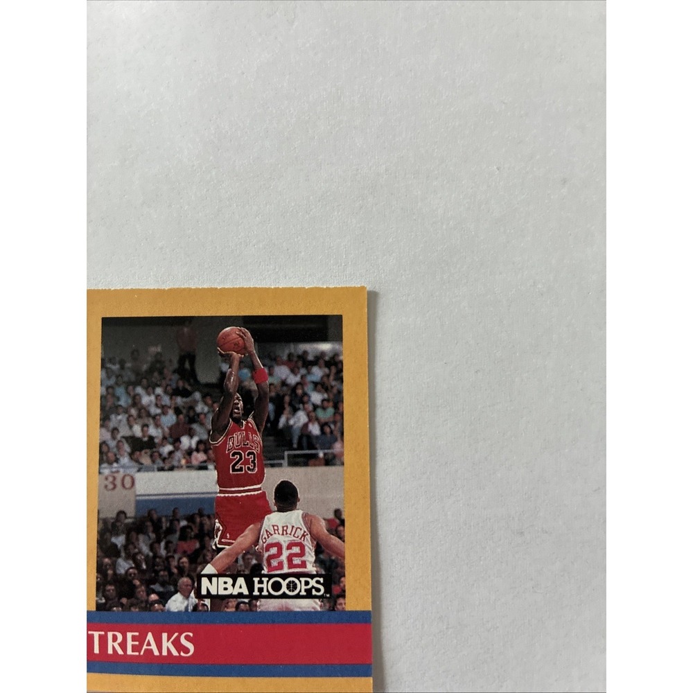 1990-91 NBA Hoops - Inside Stuff Michael Jordan, Magic Johnson #385 - Picture 2 of 7